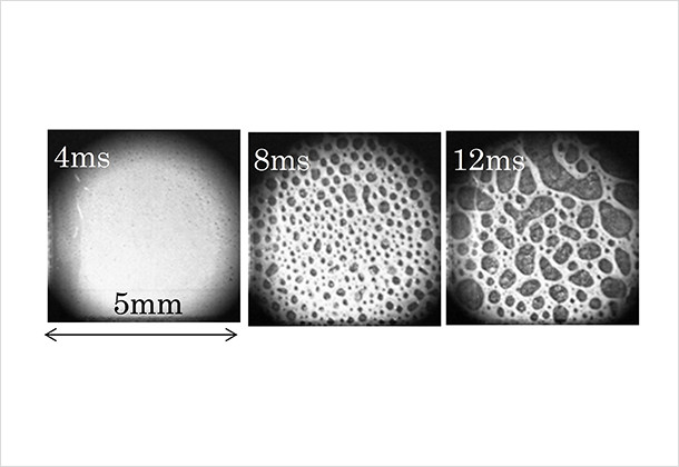 (Figure 3)Observation of processing gap using a transference electrode (Gap length 100mm, 30V, NaN₃35wt%)